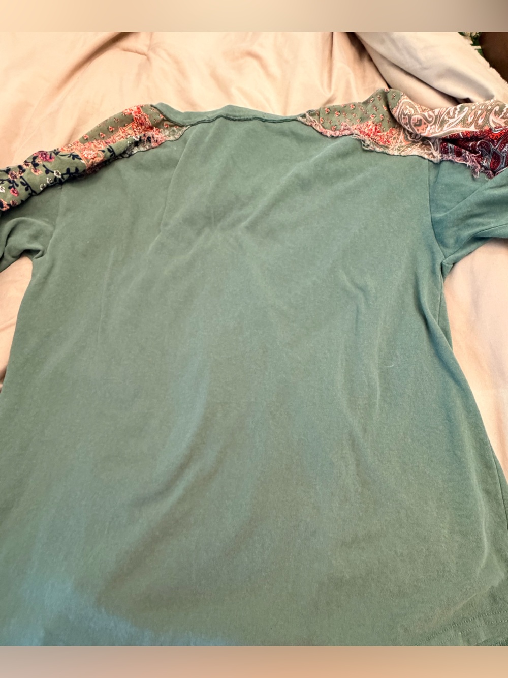 GiGiO Boho Mixed Media Paisley Leopard Lace Bell Sleeve Top Blouse Sage Green M - Picture 8 of 8